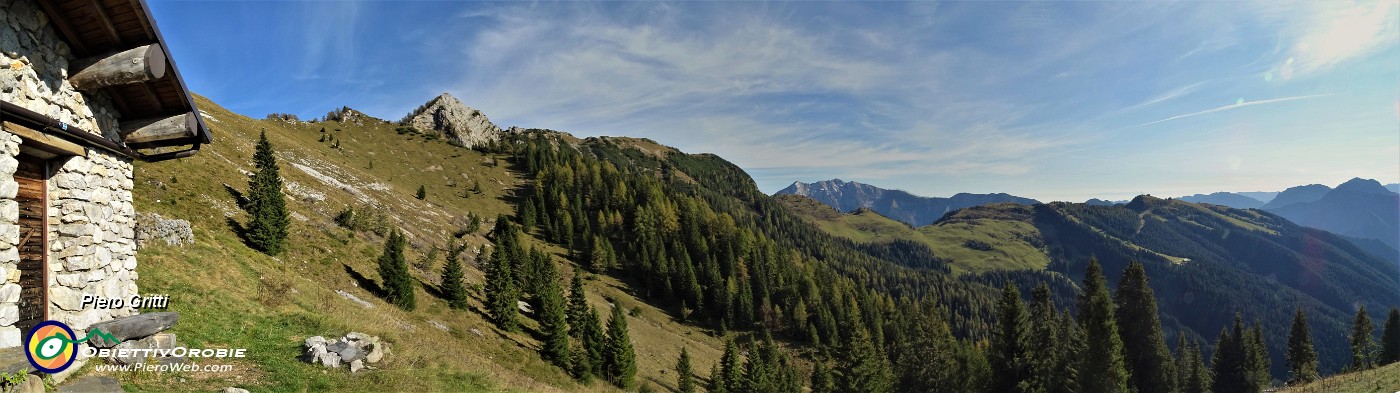 79 Panoramica alla Baita di Monte Secco (1837 m).jpg